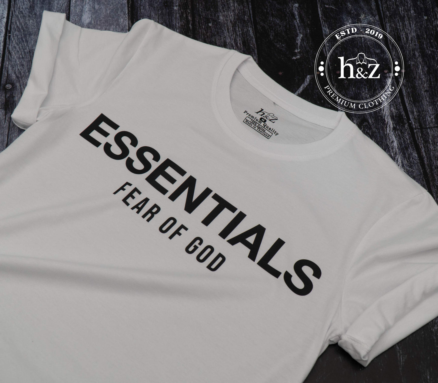 ESSENTIAL Tee